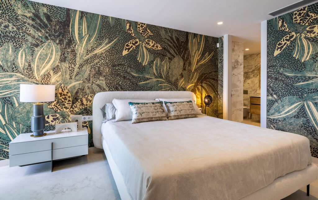 Camera da letto carta da parati Chanel Prestige Gold Instabilelab